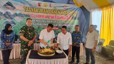 Bupati Bojonegoro Hadiri Tasyakuran Panen Raya Padi MT-3 GHIPPA Tirto Mulyo Bendung Mekuris Sumberrejo