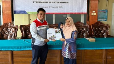 Dukung Pemberdayaan Ekonomi, Pertamina EP Sukowati Field Serahkan Bantuan Sapras Pada Kelompok Batik Kembang Sambiroto
