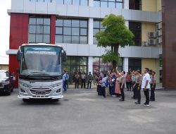 Lepas Tim Bola Voli U-18 Berlaga di Kejurprov Jatim, Kapolres Bojonegoro Berikan Semangat dan Motivasi 