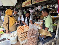 Jelang Ramadhan, Satgas Saber Polres Bojonegoro Bersama TPID Sidak Harga Sembako