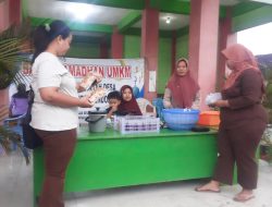 Meski Hujan, Para Pemburu Takjil Ramaikan Bazar Ramadhan di Desa Ngorogunung Bojonegoro 