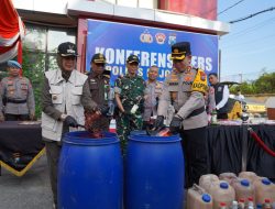 Konferensi Pers Ops Pekat Semeru 2026, Polres Bojonegoro Musnahkan Ribuan Liter Miras