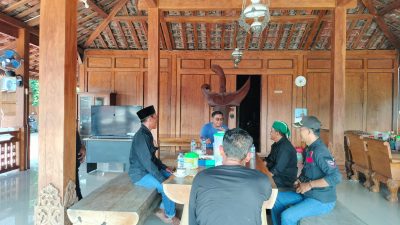 Pererat Sinergi Wartawan dan Pemdes, Humas KWI Bojonegoro Silaturahmi ke Kediaman KRT Sudawam
