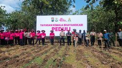 Dukung Ketahanan Pangan Nasional, KPH Bojonegoro Bersama Yayasan Kemala Bhayangkari Polres Bojonegoro Giat Penanaman di Kawasan Hutan 