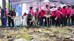 Optimalkan Lahan Hutan, Polres Bojonegoro dan YKB Gandeng Perhutani Tanam Jagung dan Ketela