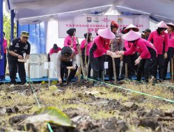 Optimalkan Lahan Hutan, Polres Bojonegoro dan YKB Gandeng Perhutani Tanam Jagung dan Ketela