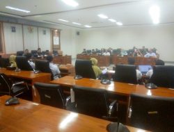 Rapat Gabungan Komisi A dan Komisi D DPRD Bojonegoro Bahas Longsor di Desa Sarirejo 