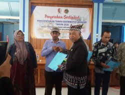 Sebanyak 1313 Sertifikat PTSL Dibagikan Pada Warga Desa Trenggulunan, Wabup Nurul Azizah Apresiasi Pemdes dan Tim Panitia 