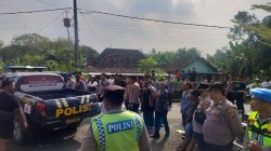 Tahapan Ujian Tulis Bagi Bakal Calon Kades PAW Desa Wotan Usai, Warga Masih Bertahan Di Depan Balai Desa