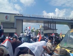 Aksi Dukung MBG di Depan Gedung DPRD Bojonegoro, Suarakan Hak Penerima Atau Kekhawatiran Pengelola