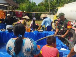 Atasi Kekeringan, Kodim Bojonegoro Salurkan 16 Ribu Liter Air Bersih untuk Warga 