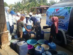 Musim Kemarau Panjang, Cah Jonegoro Matoh Bantu Air Bersih Pada Warga Desa Ngorogunung 