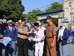 Pimpin Upacara di SMA Negeri I, Kapolresta Tuban: Pentingnya Menghormati Orang Tua dan Guru