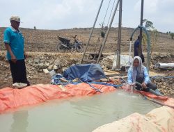 Atasi Krisis Air Bersih, Pemdes Ngorogunung Bojonegoro Swadaya Pengeboran Sumur Bersama Masyarakat 