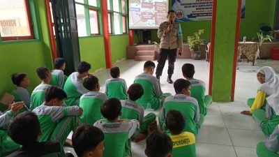 Polisi Jogo Sekolah, Anggota Polsek Sumberrejo Berikan Penyuluhan di SMP